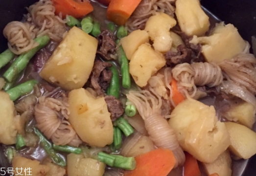 琺瑯鍋可以炒菜嗎？要選對琺瑯鍋