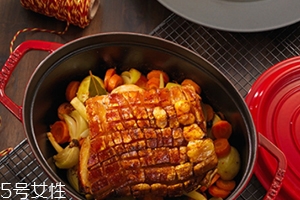 琺瑯鍋可以炒菜嗎？要選對琺瑯鍋