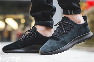 運(yùn)動鞋鞋底硬好還是軟好？不同運(yùn)動種類需求不同