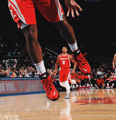 運(yùn)動(dòng)鞋鞋舌跑偏怎么辦？運(yùn)動(dòng)鞋舌頭老歪這樣解決