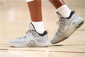 運(yùn)動(dòng)鞋鞋舌跑偏怎么辦？運(yùn)動(dòng)鞋舌頭老歪這樣解決