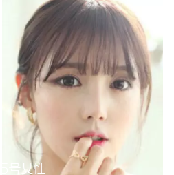 什么女孩適合不留劉海？圓臉妹子掀起劉海更適合你