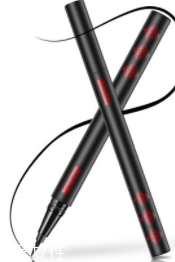 眼線畫歪了怎么辦？干脆暈成煙熏妝