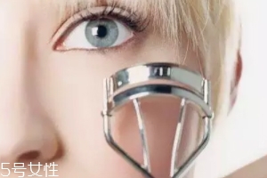 睫毛短怎么使用睫毛夾？這樣做擁有卷翹弧度