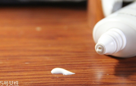 雅詩蘭黛防曬霜怎么樣？