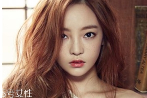 長臉適合什么樣的燙發(fā)？大波浪長發(fā)溫柔睿智