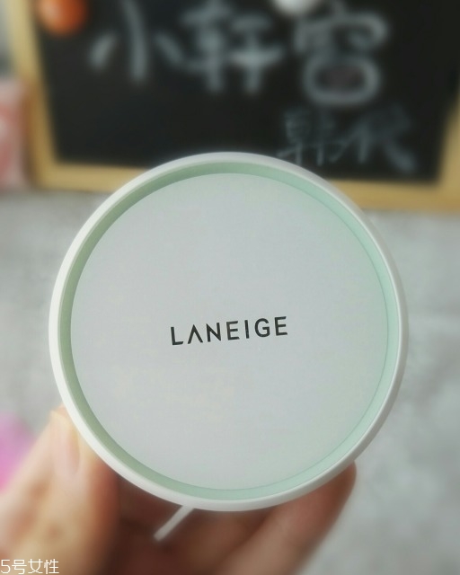 蘭芝小白光氣墊bb霜使用方法 水光透白的自然妝感 蘭芝小白光氣墊bb霜使用方法 水光透白的自然妝感