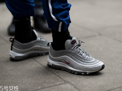 運動鞋多久洗一次？清洗不用太頻繁