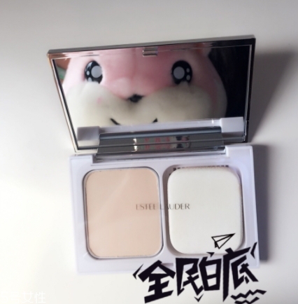 雅詩蘭黛粉餅?zāi)目詈?？補(bǔ)妝定妝的神器