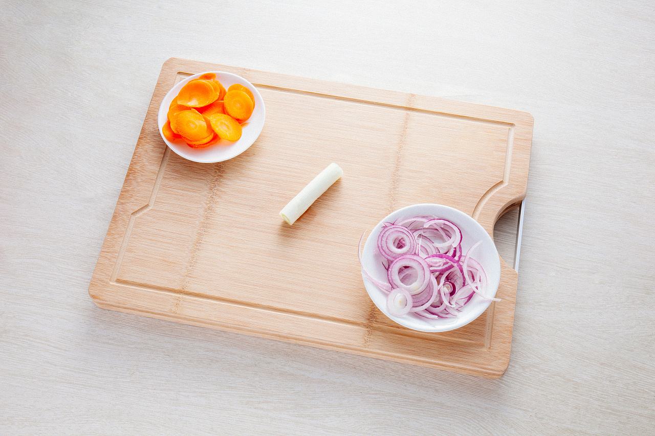 砧板怎么清洗 不同材質(zhì)不同洗法 砧板怎么清洗 不同材質(zhì)不同洗法