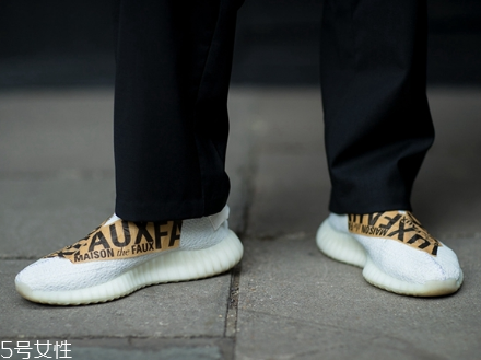 運動鞋一定要穿襪子嗎？最好是穿上襪子