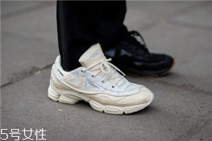 運動鞋一定要穿襪子嗎？最好是穿上襪子