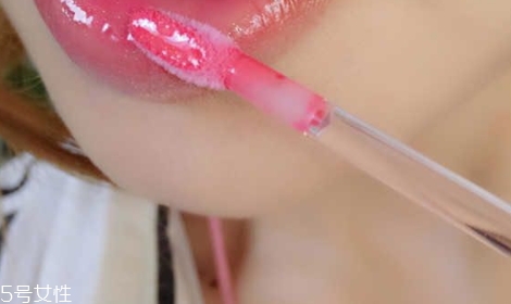 雅詩蘭黛唇釉怎么樣？花漾傾慕唇釉評測