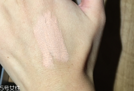 雅詩蘭黛卸妝乳怎么用？