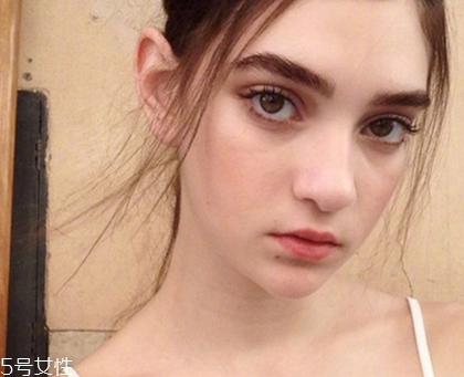 玻尿酸打下巴幾針定型？永久定型是假的