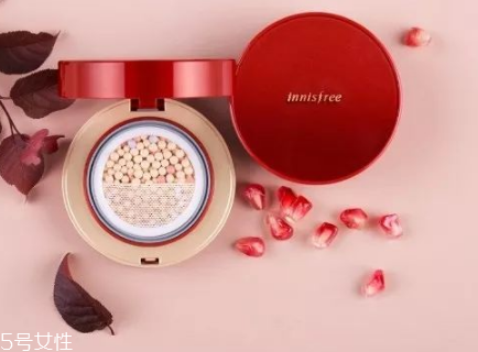 悅詩風(fēng)吟石榴氣墊好用嗎？全新石榴活妍煥采氣墊粉珠霜