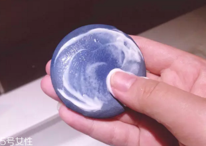 用什么清洗氣墊粉撲？清潔衛(wèi)生很重要