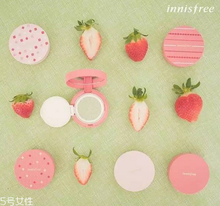 悅詩風(fēng)吟粉色限量氣墊霜多少錢？粉漾氣墊之戀