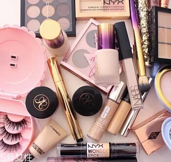 怎么選購(gòu)韓國(guó)化妝品？女生化妝品必備清單