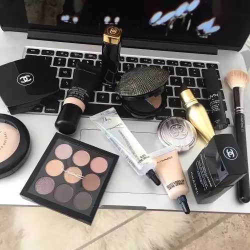 怎么選購(gòu)韓國(guó)化妝品？女生化妝品必備清單