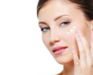 隔離霜怎么洗干凈？卸妝油最適合卸除隔離霜