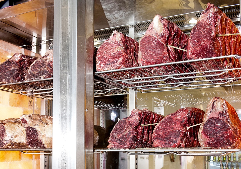 干式熟成牛排和濕式熟成牛排有什么區(qū)別 干式熟成牛排和濕式熟成牛排有什么區(qū)別