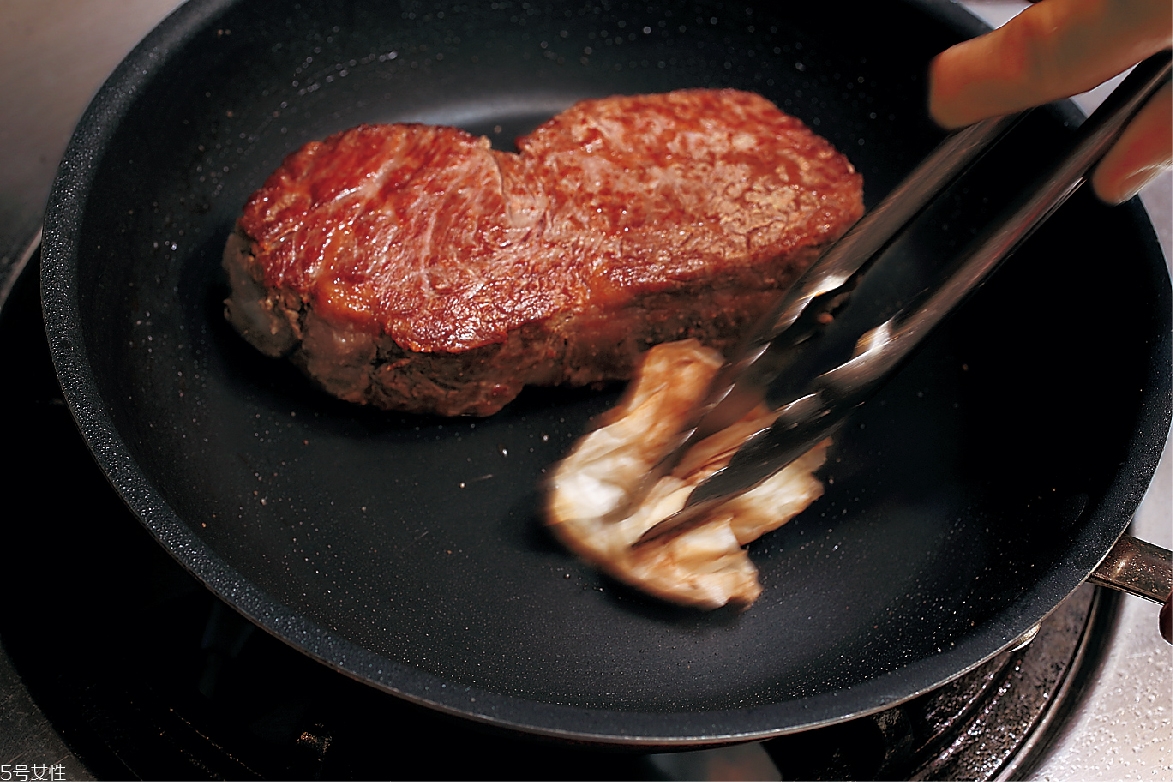 平底鍋怎么煎牛排 5個(gè)美味重點(diǎn) 平底鍋怎么煎牛排 5個(gè)美味重點(diǎn)
