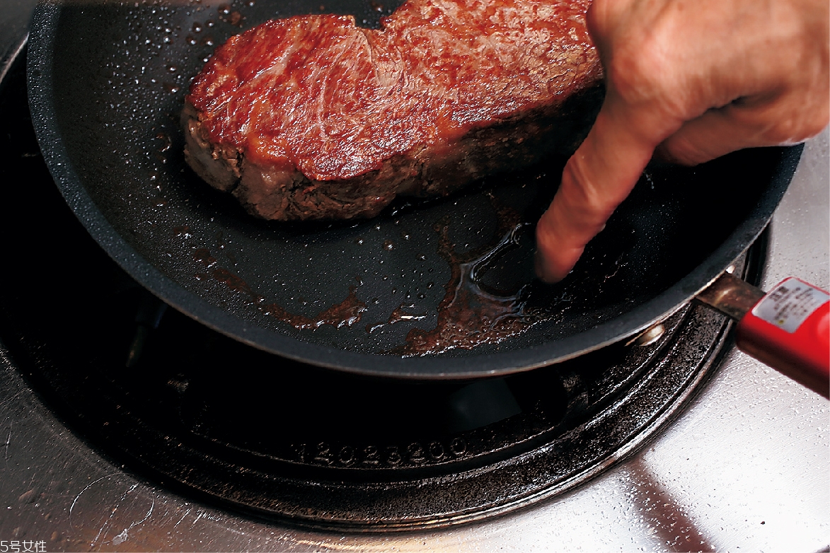 平底鍋怎么煎牛排 5個(gè)美味重點(diǎn) 平底鍋怎么煎牛排 5個(gè)美味重點(diǎn)
