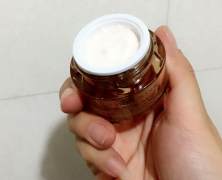 雅詩蘭黛多效智妍眼霜怎么用？