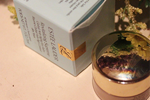 雅詩蘭黛多效智妍眼霜怎么用？