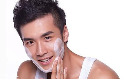 男士護(hù)膚品用什么牌子好？男士護(hù)膚品步驟