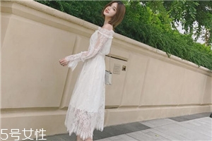 蕾絲長(zhǎng)裙配什么上衣？?jī)?yōu)雅氣質(zhì)小女人