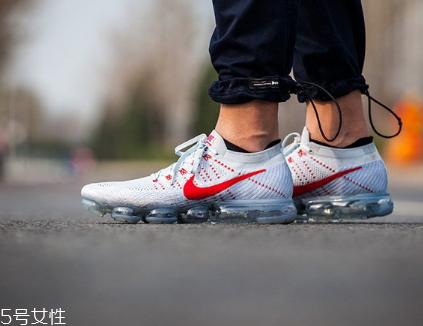 運動鞋前面磨腳怎么辦？巧用酒精來緩解