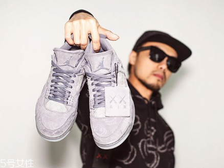 運動鞋前面磨腳怎么辦？巧用酒精來緩解