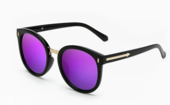 方臉戴什么帽子好看？戴上這三件你臉就不方了