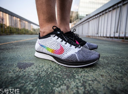 運(yùn)動(dòng)鞋網(wǎng)面好還是皮面好？各有各的優(yōu)點(diǎn)