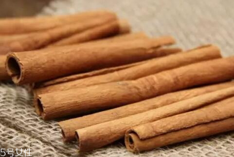 肉桂可以泡水喝嗎 肉桂泡水益處多多 肉桂可以泡水喝嗎 肉桂泡水益處多多