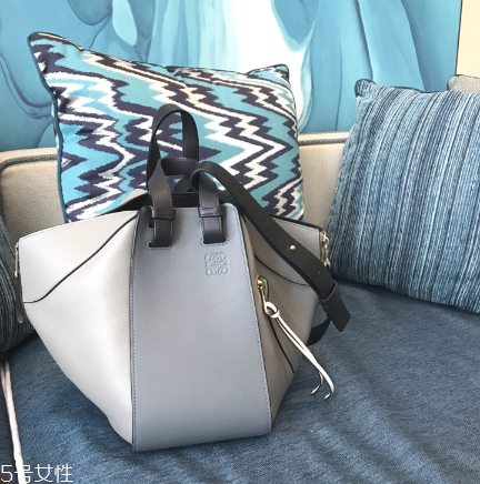 loewe和bv哪個(gè)檔次高？著名奢侈品牌間的對(duì)決