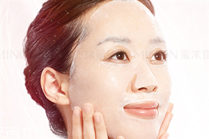 面膜敷多長時間為好？干燥的肌膚及時補水