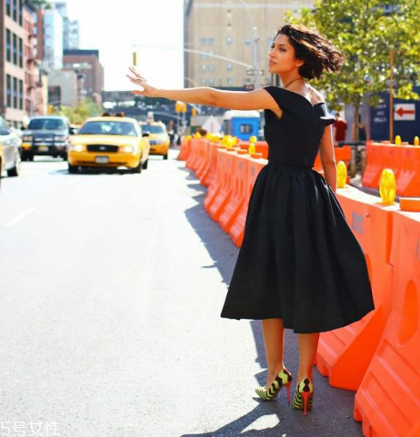 春天穿什么裙子好看？爭(zhēng)奇斗艷全靠它