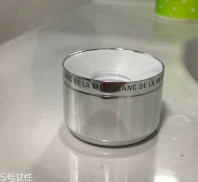 lamer海藍(lán)之謎和阿瑪尼哪個(gè)好？