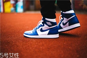 運(yùn)動(dòng)鞋有折痕印怎么辦？巧用雞蛋清來解決