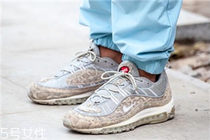 運動鞋什么顏色最百搭？基礎(chǔ)款必須人手一雙