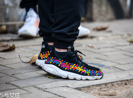 運(yùn)動(dòng)鞋適合穿什么襪子？棉質(zhì)襪子最好