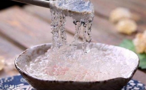 雪燕可以生吃嗎？雪燕沒煮熟可以吃嗎？