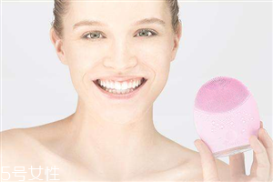 luna潔面儀第一次充電要多久？潔面儀不要跟人共用