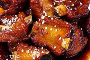 糖醋排骨用冰糖還是白糖 白糖更甜 糖醋排骨用冰糖還是白糖 白糖更甜