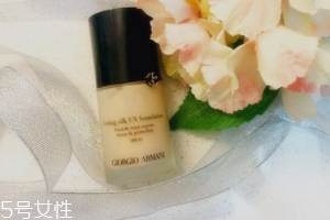 阿瑪尼粉底液脫妝嗎？4小時(shí)后要補(bǔ)妝