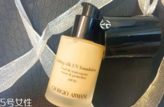 阿瑪尼粉底液脫妝嗎？4小時(shí)后要補(bǔ)妝