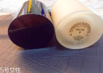 阿瑪尼粉底液脫妝嗎？4小時(shí)后要補(bǔ)妝